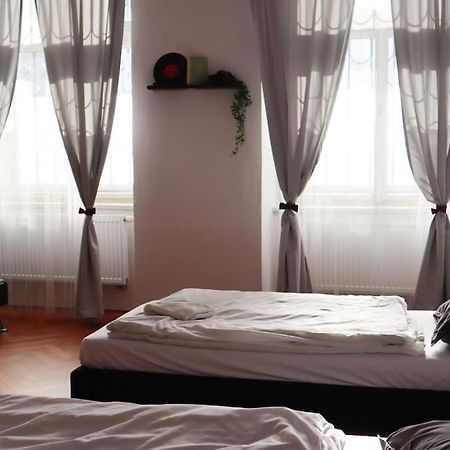 Modern Apartment In The Center Of Praga Esterno foto